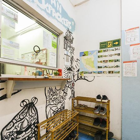Spot On 89872 Kuantan Backpackers Hotel Exterior foto