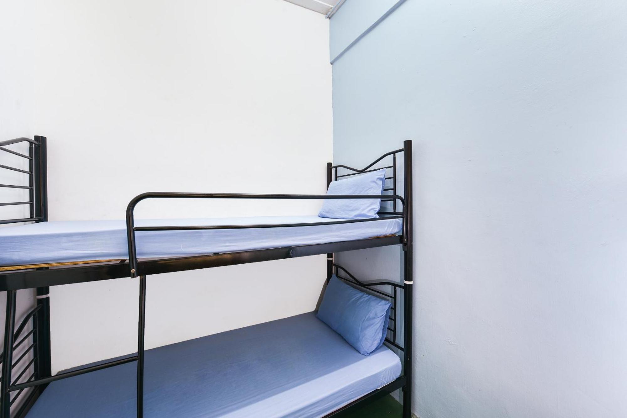 Spot On 89872 Kuantan Backpackers Hotel Exterior foto