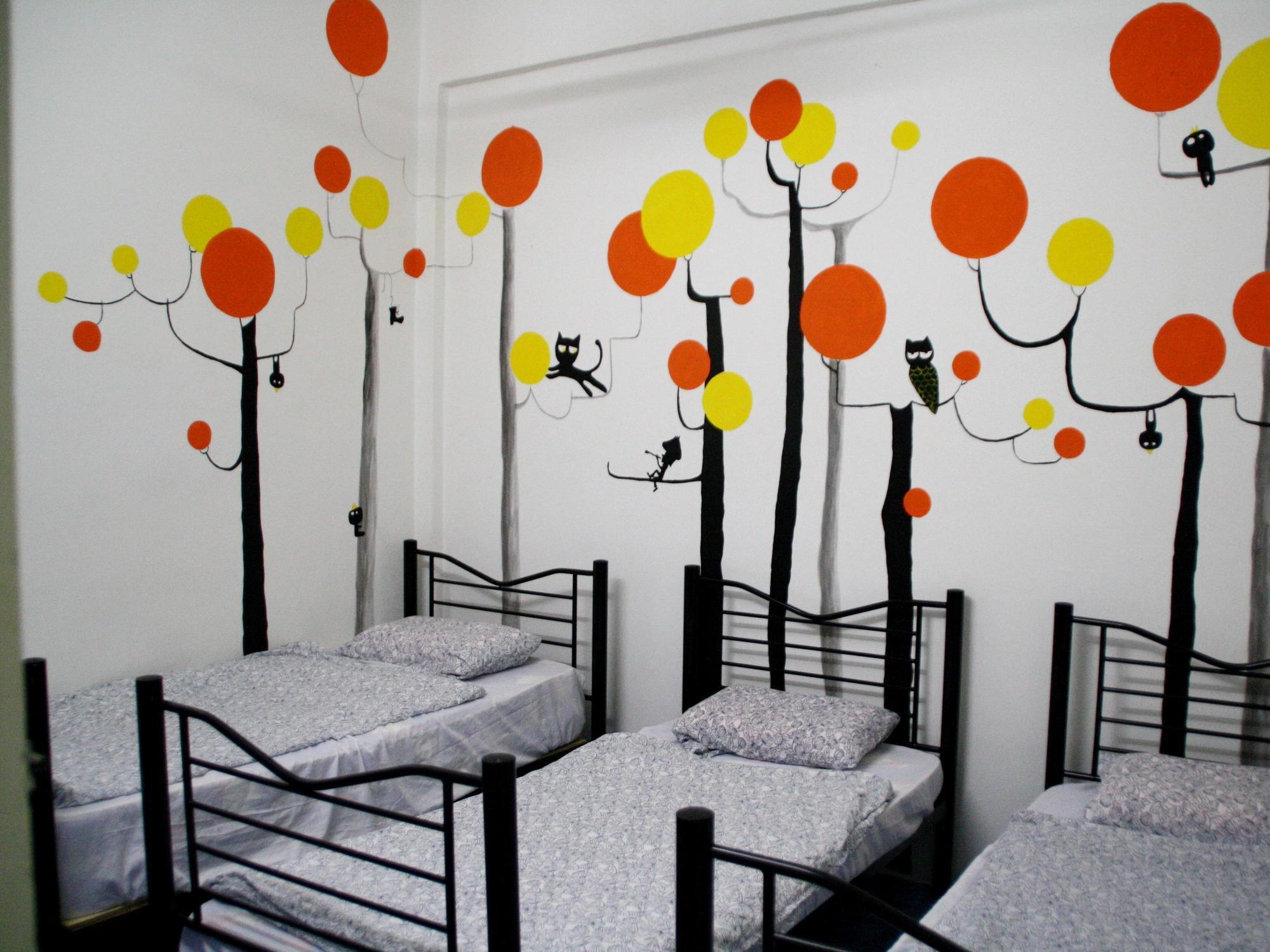 Spot On 89872 Kuantan Backpackers Hotel Exterior foto